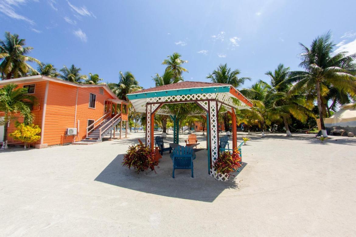 Blue Marlin Beach Resort Dangriga Bagian luar foto