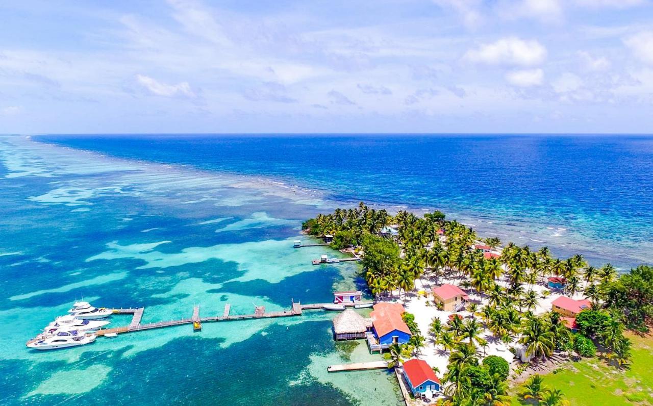 Blue Marlin Beach Resort Dangriga Bagian luar foto