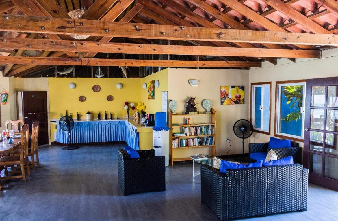 Blue Marlin Beach Resort Dangriga Bagian luar foto