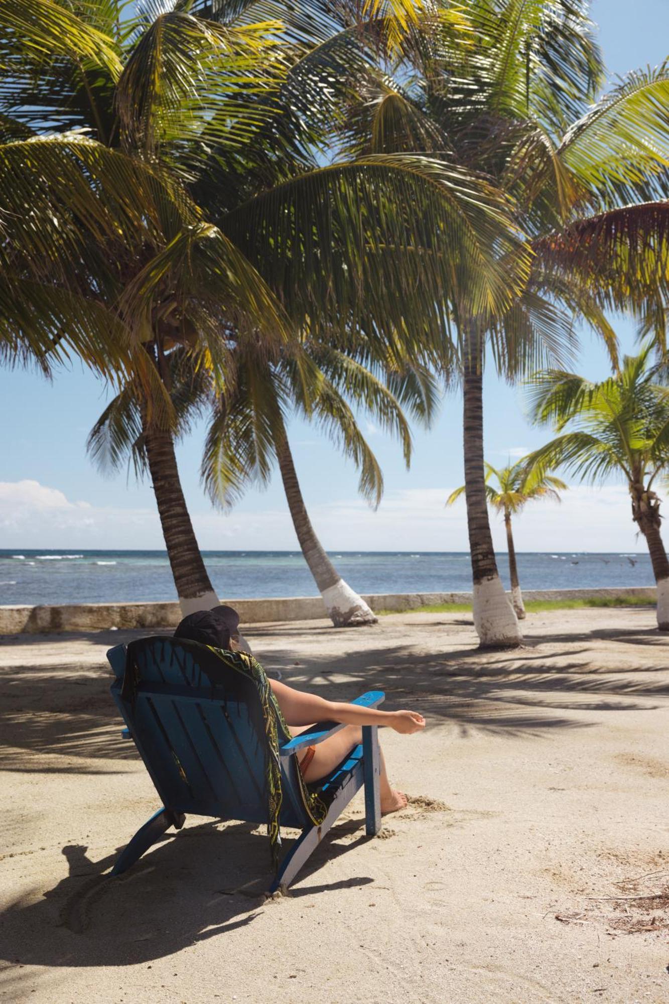 Blue Marlin Beach Resort Dangriga Bagian luar foto