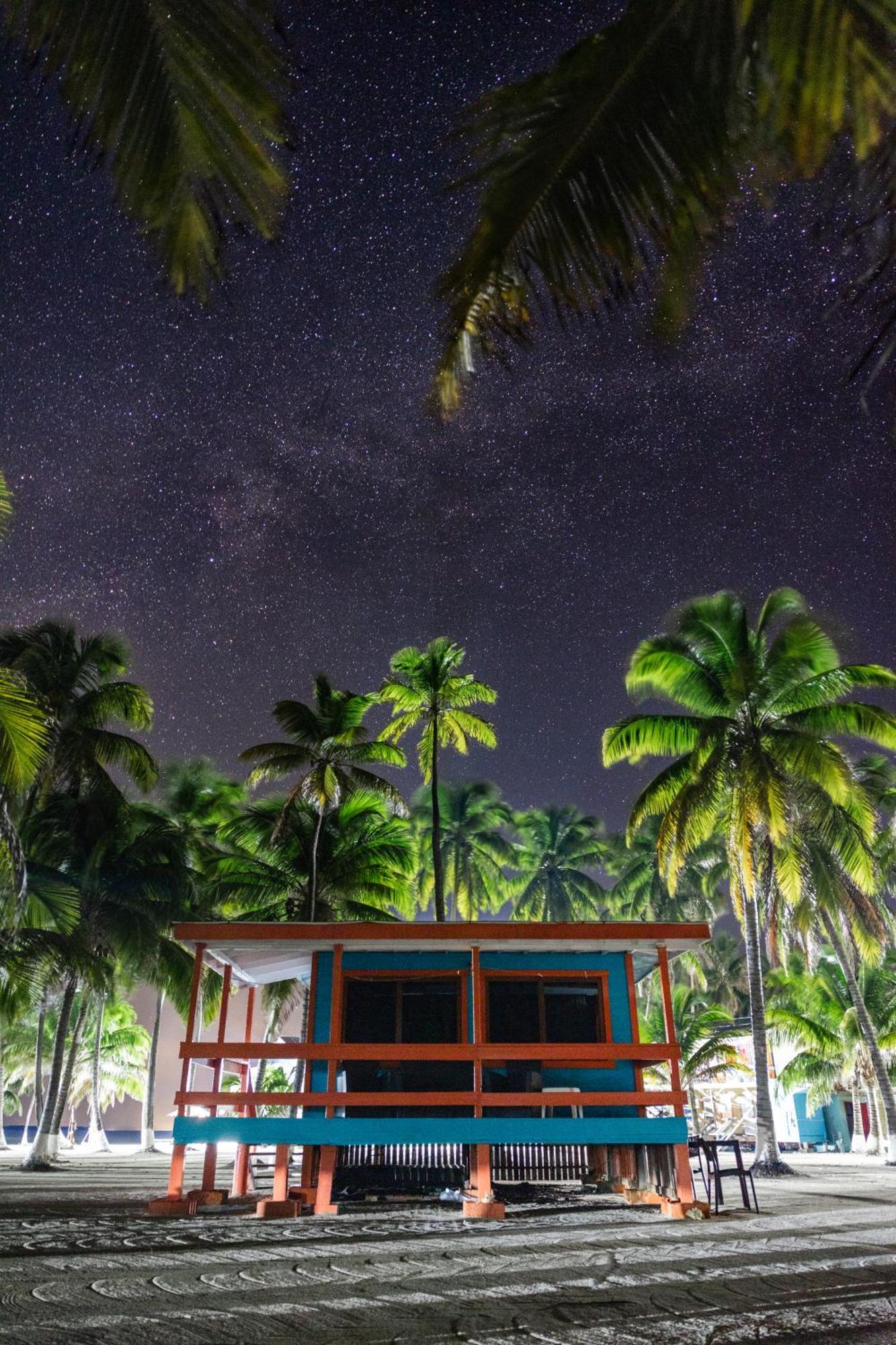Blue Marlin Beach Resort Dangriga Bagian luar foto
