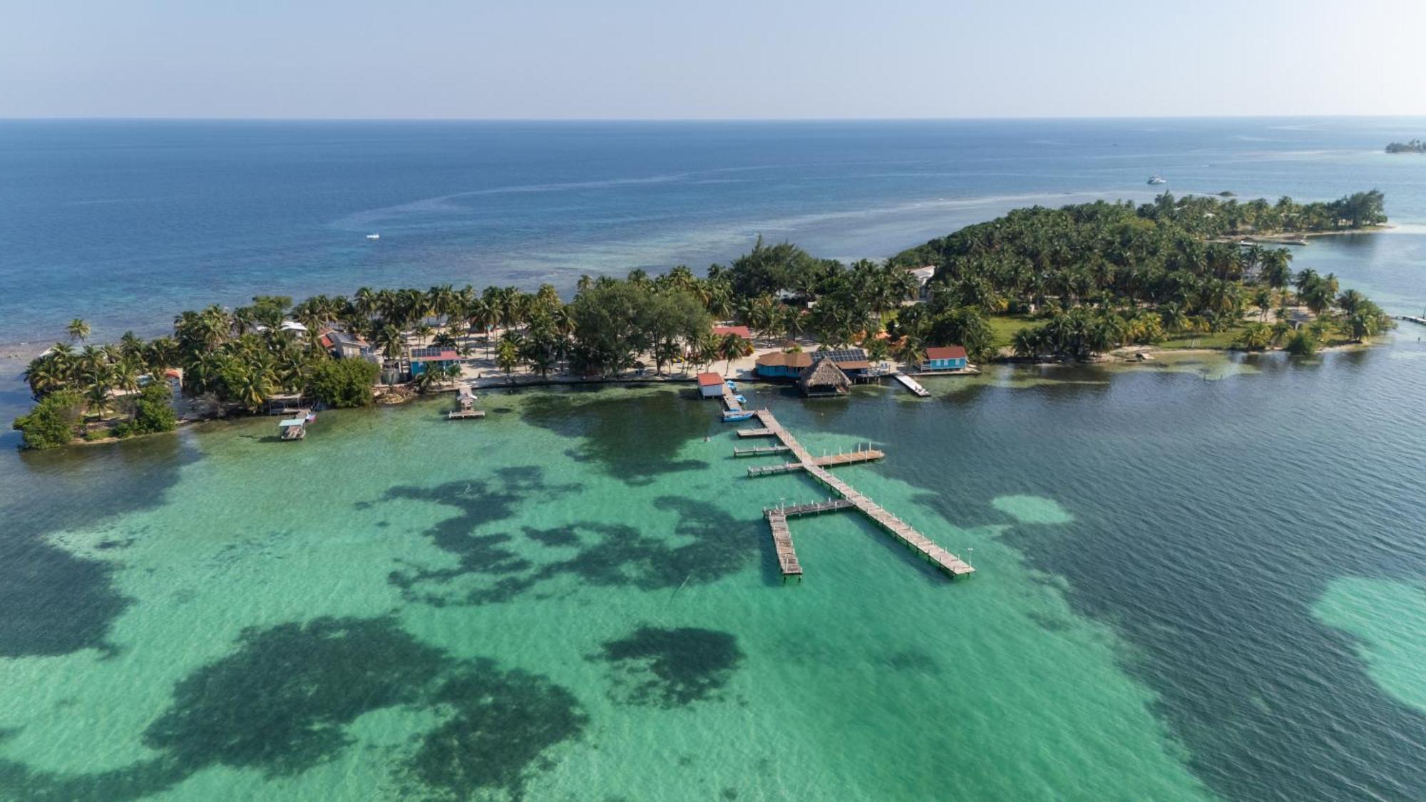 Blue Marlin Beach Resort Dangriga Bagian luar foto