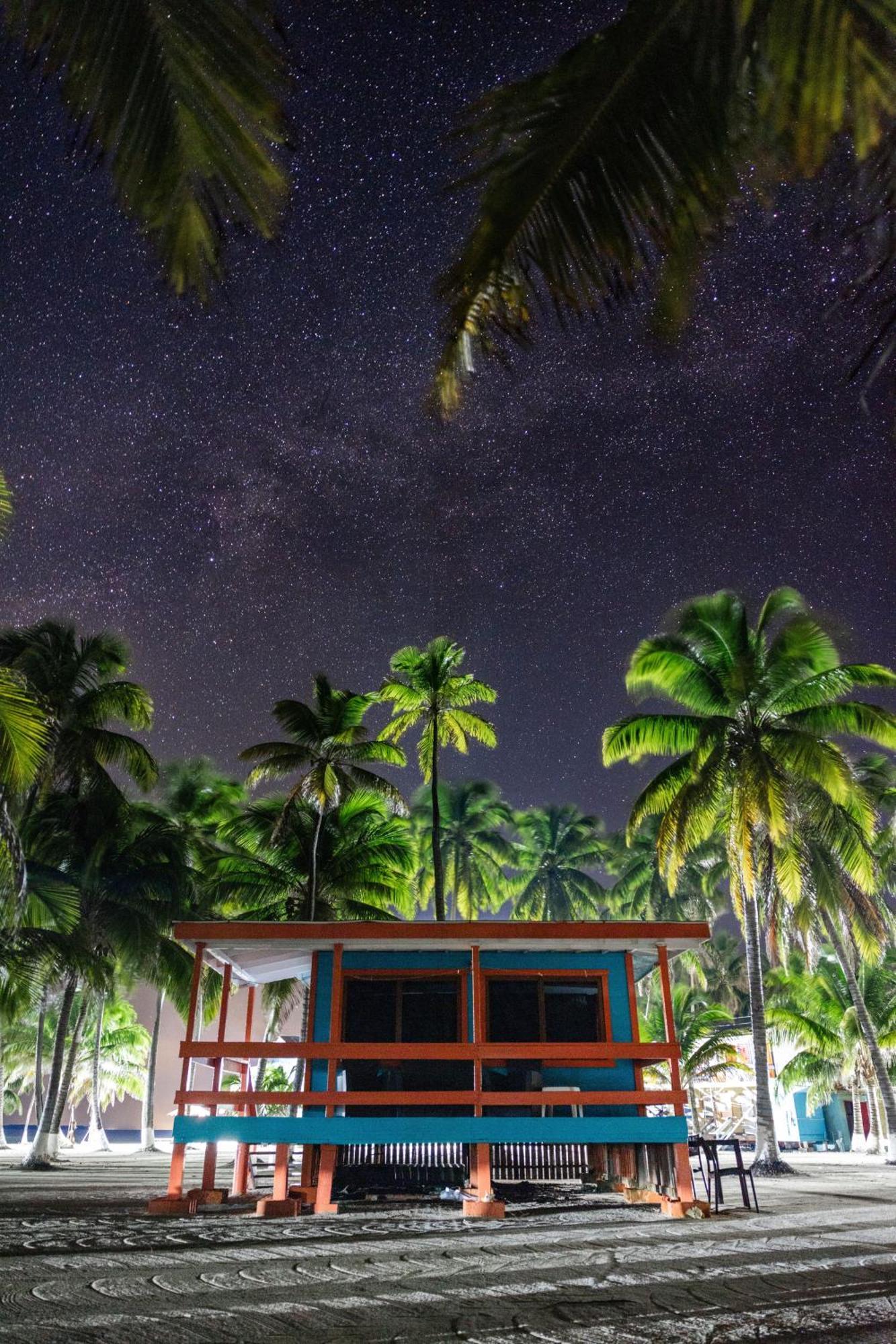 Blue Marlin Beach Resort Dangriga Bagian luar foto