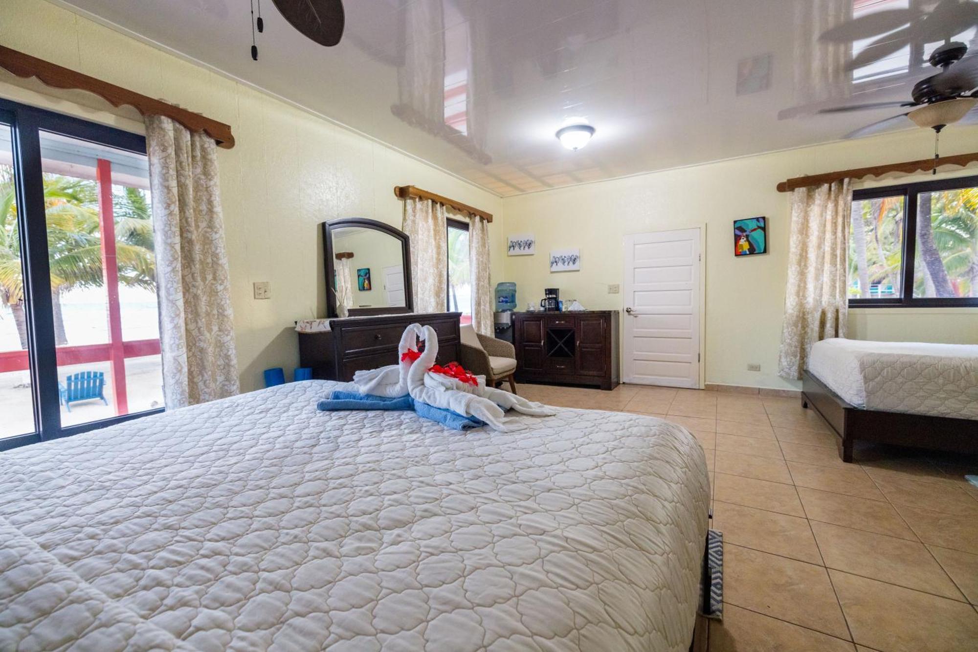 Blue Marlin Beach Resort Dangriga Bagian luar foto