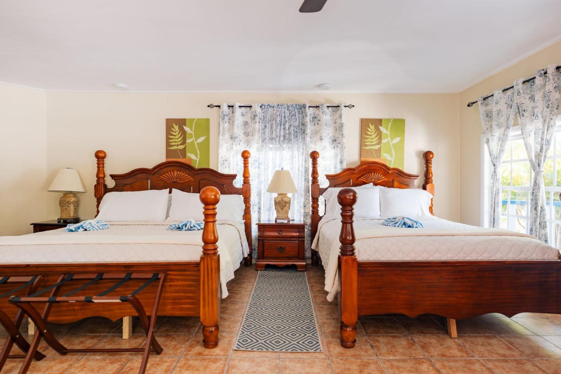 Blue Marlin Beach Resort Dangriga Bagian luar foto
