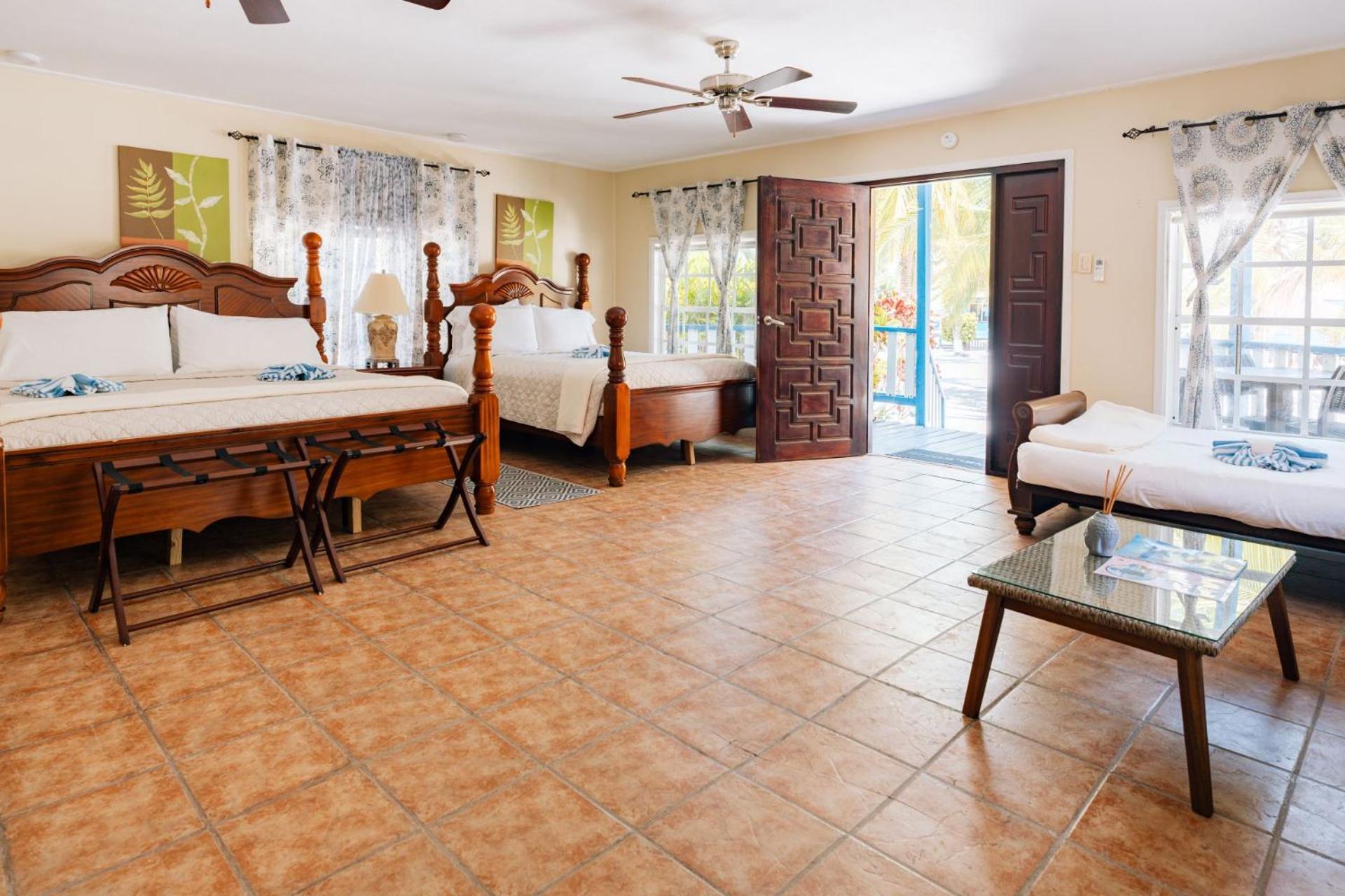 Blue Marlin Beach Resort Dangriga Bagian luar foto
