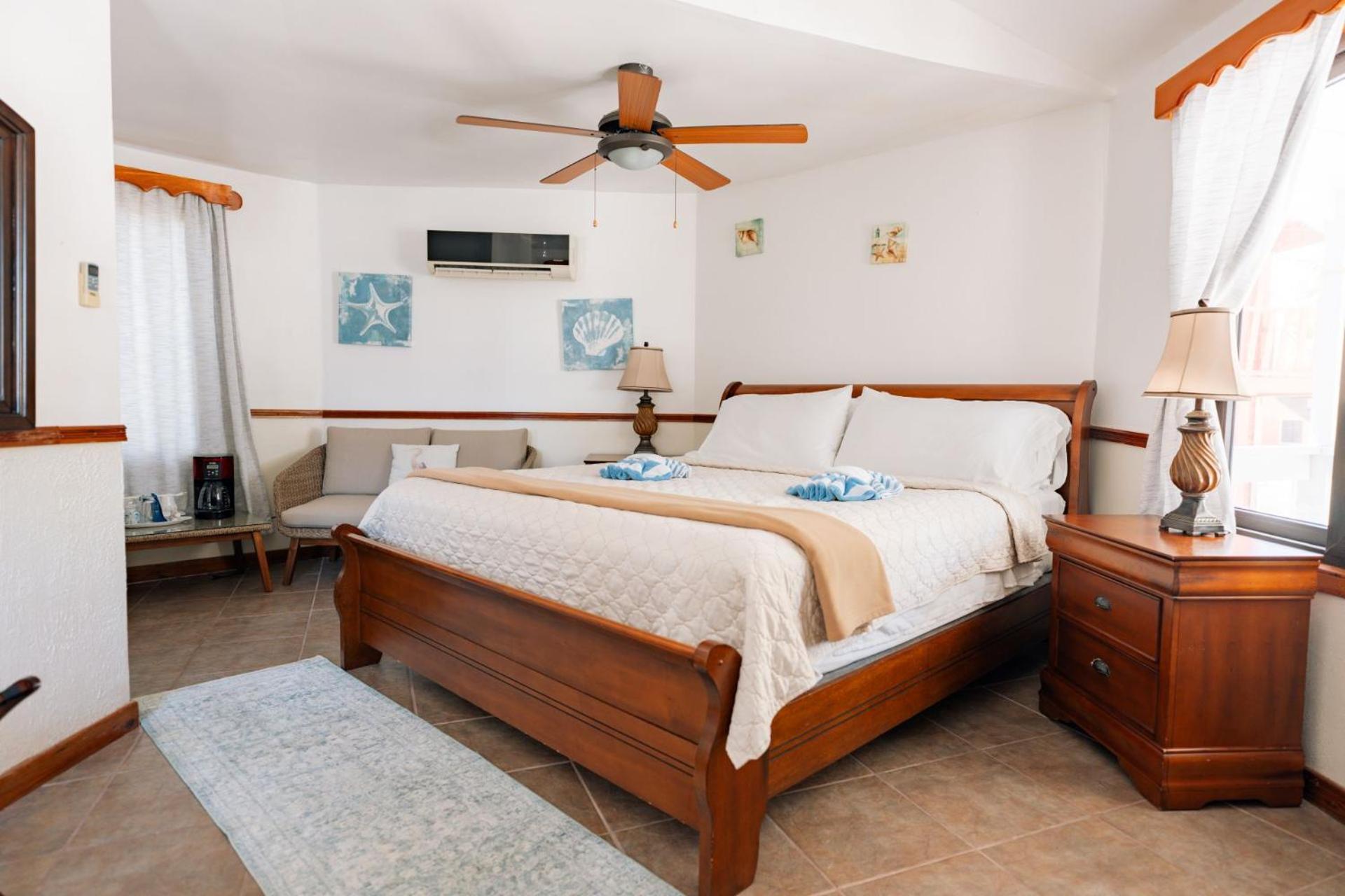 Blue Marlin Beach Resort Dangriga Bagian luar foto