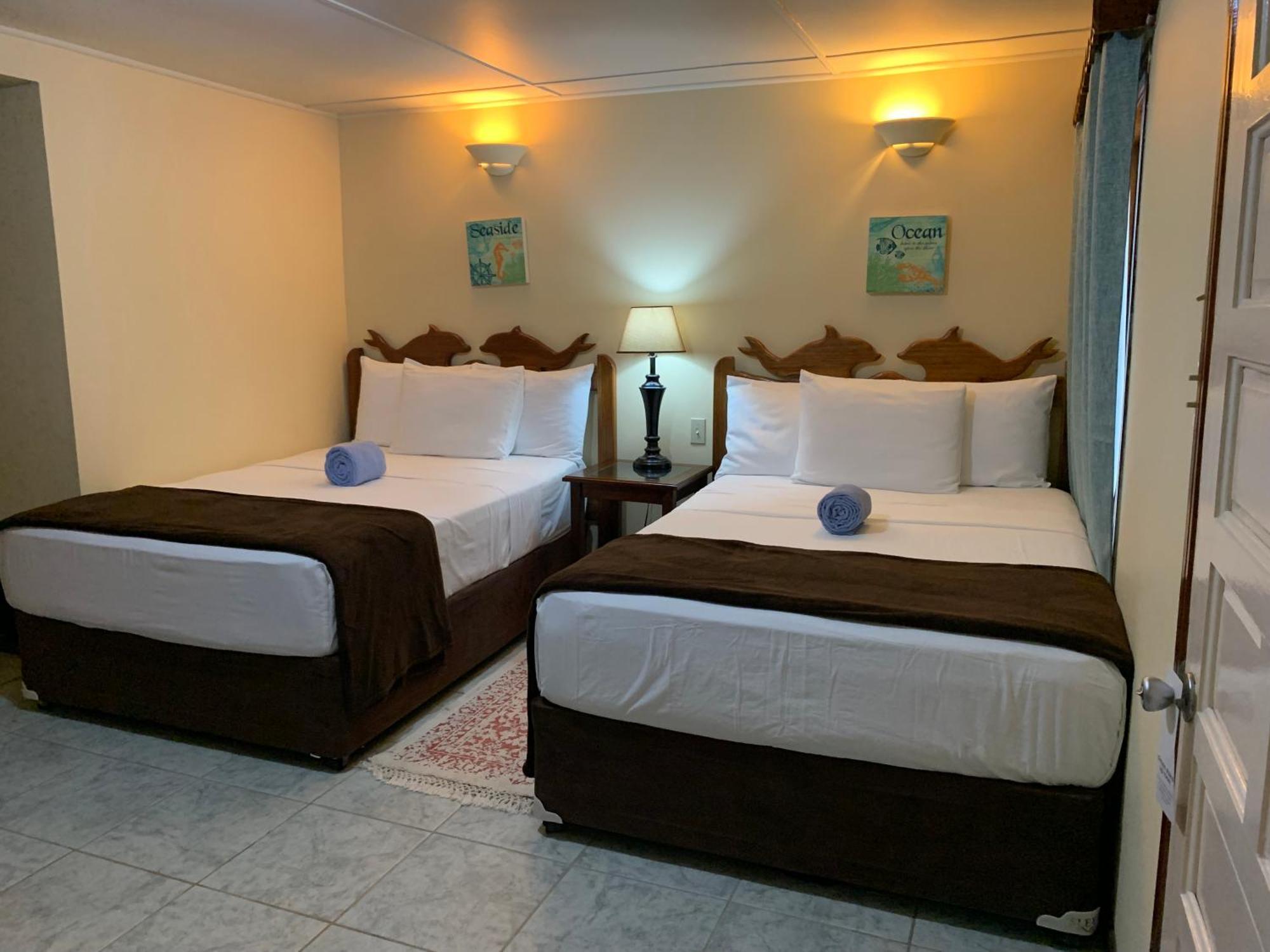 Blue Marlin Beach Resort Dangriga Bagian luar foto