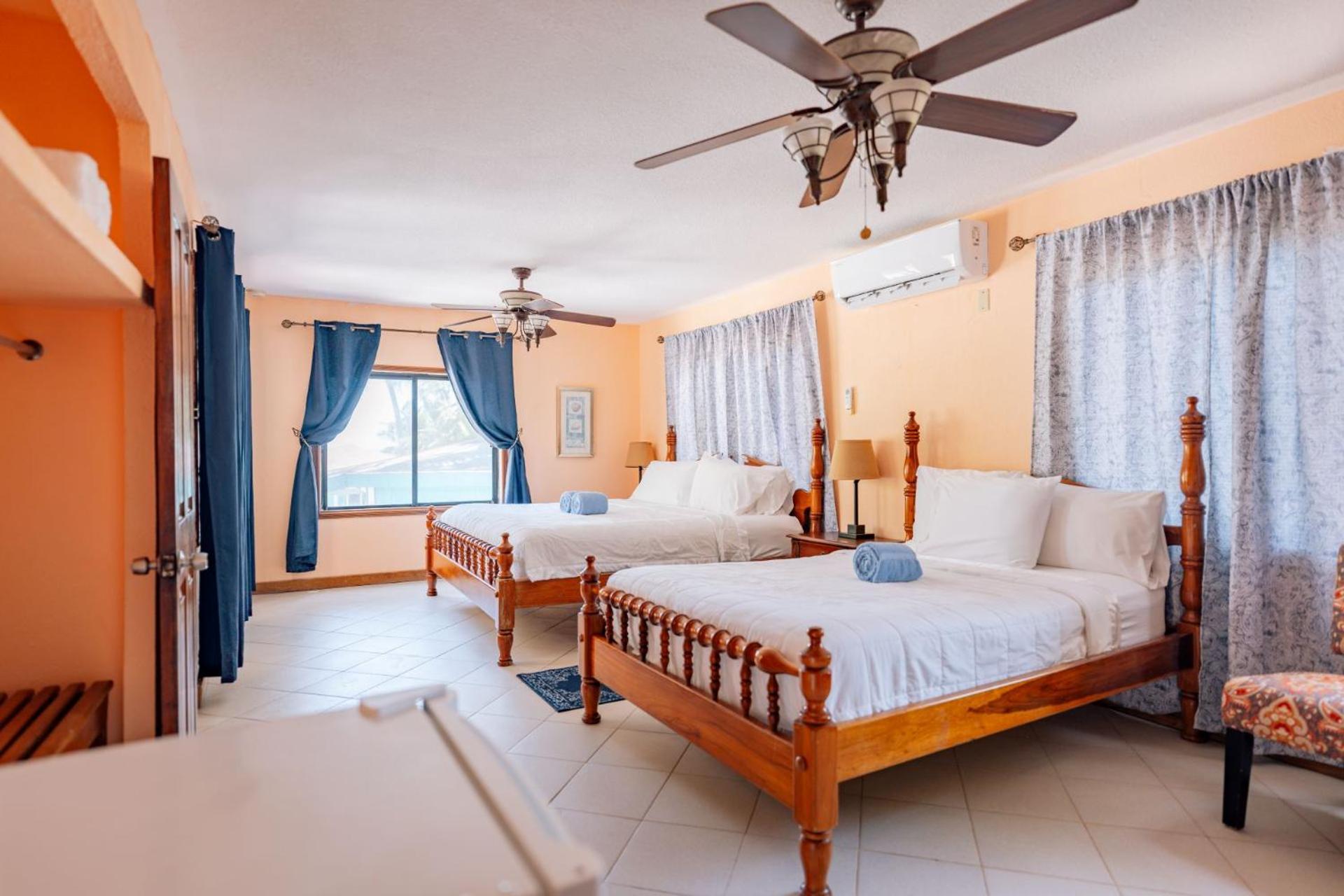 Blue Marlin Beach Resort Dangriga Bagian luar foto