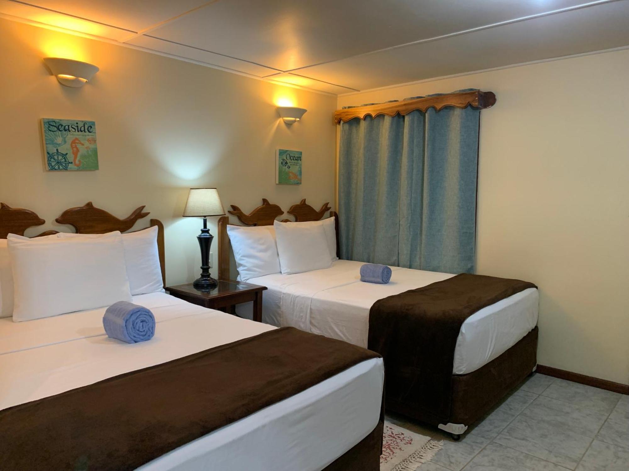 Blue Marlin Beach Resort Dangriga Bagian luar foto