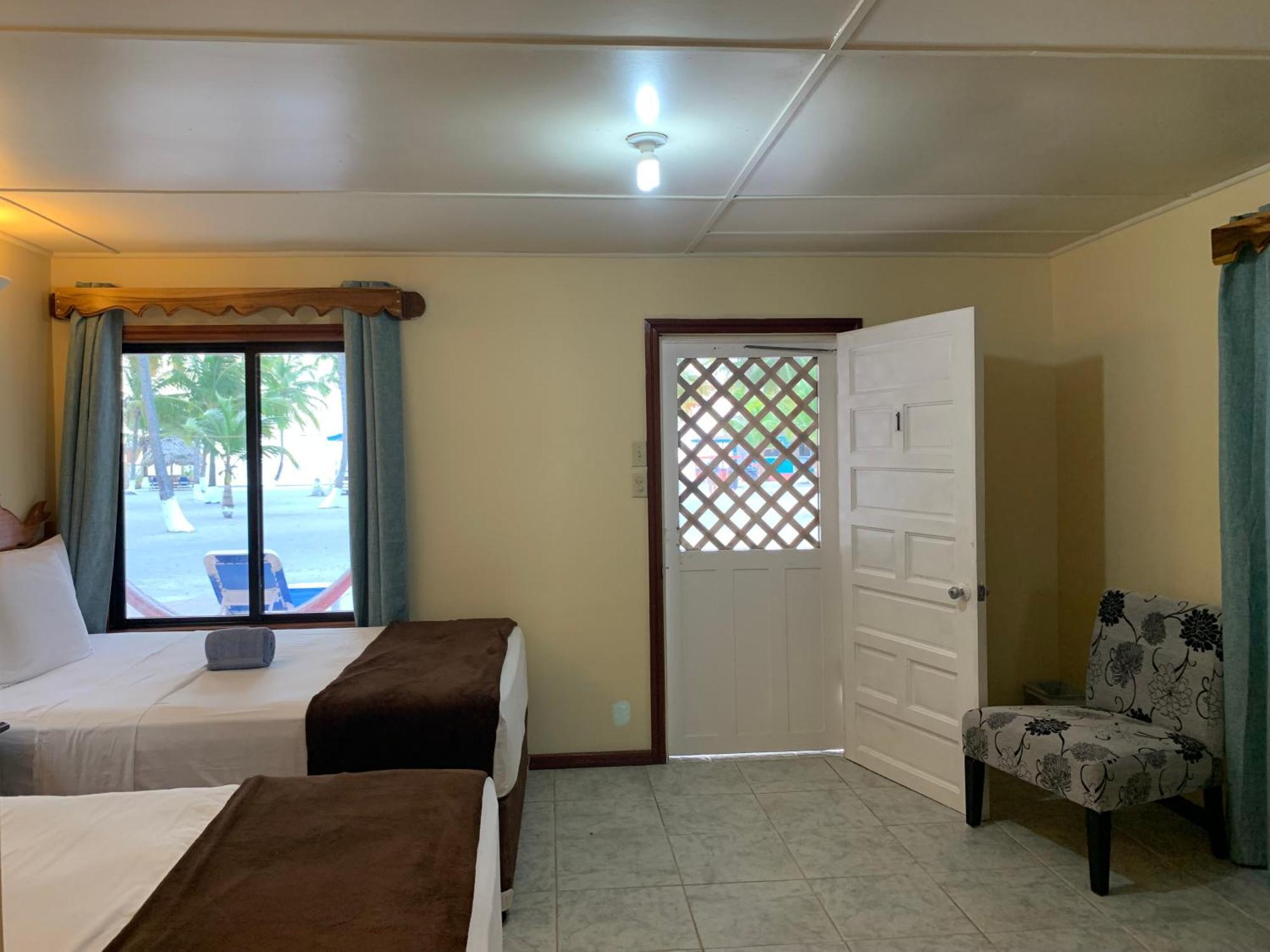 Blue Marlin Beach Resort Dangriga Ruang foto