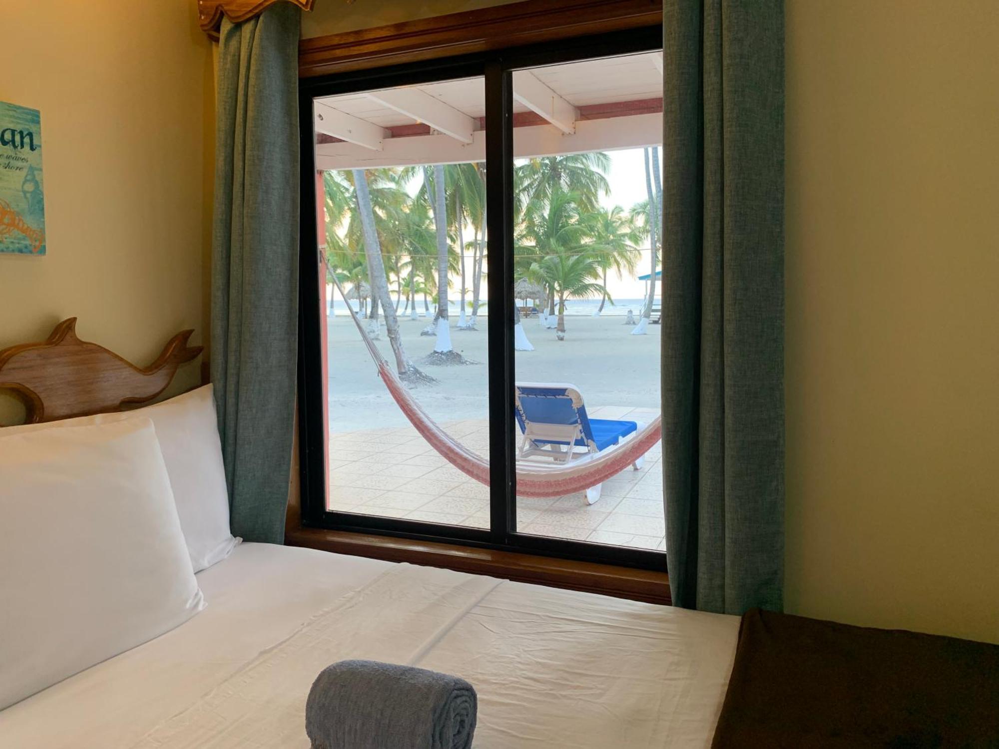 Blue Marlin Beach Resort Dangriga Bagian luar foto