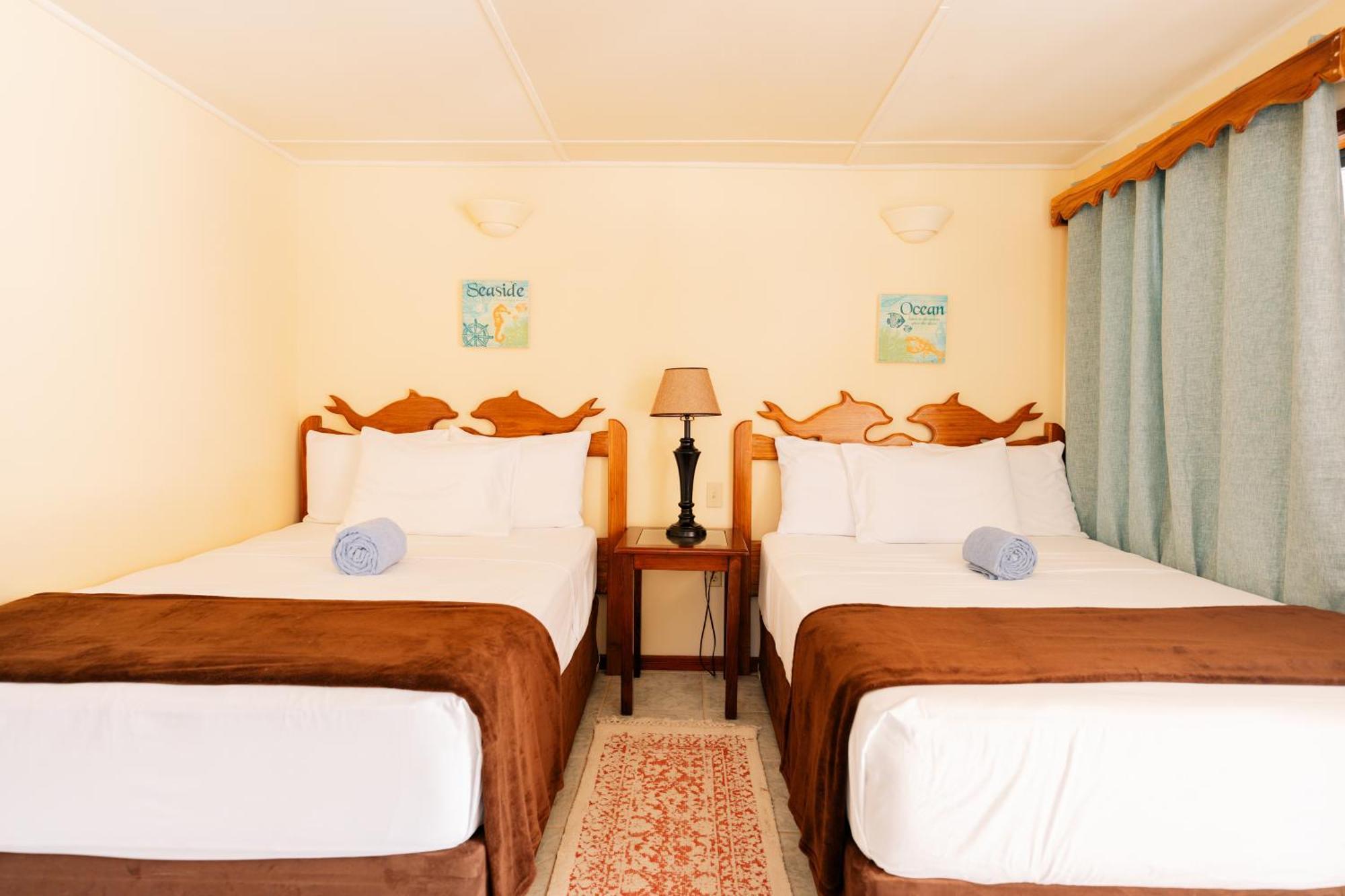 Blue Marlin Beach Resort Dangriga Bagian luar foto